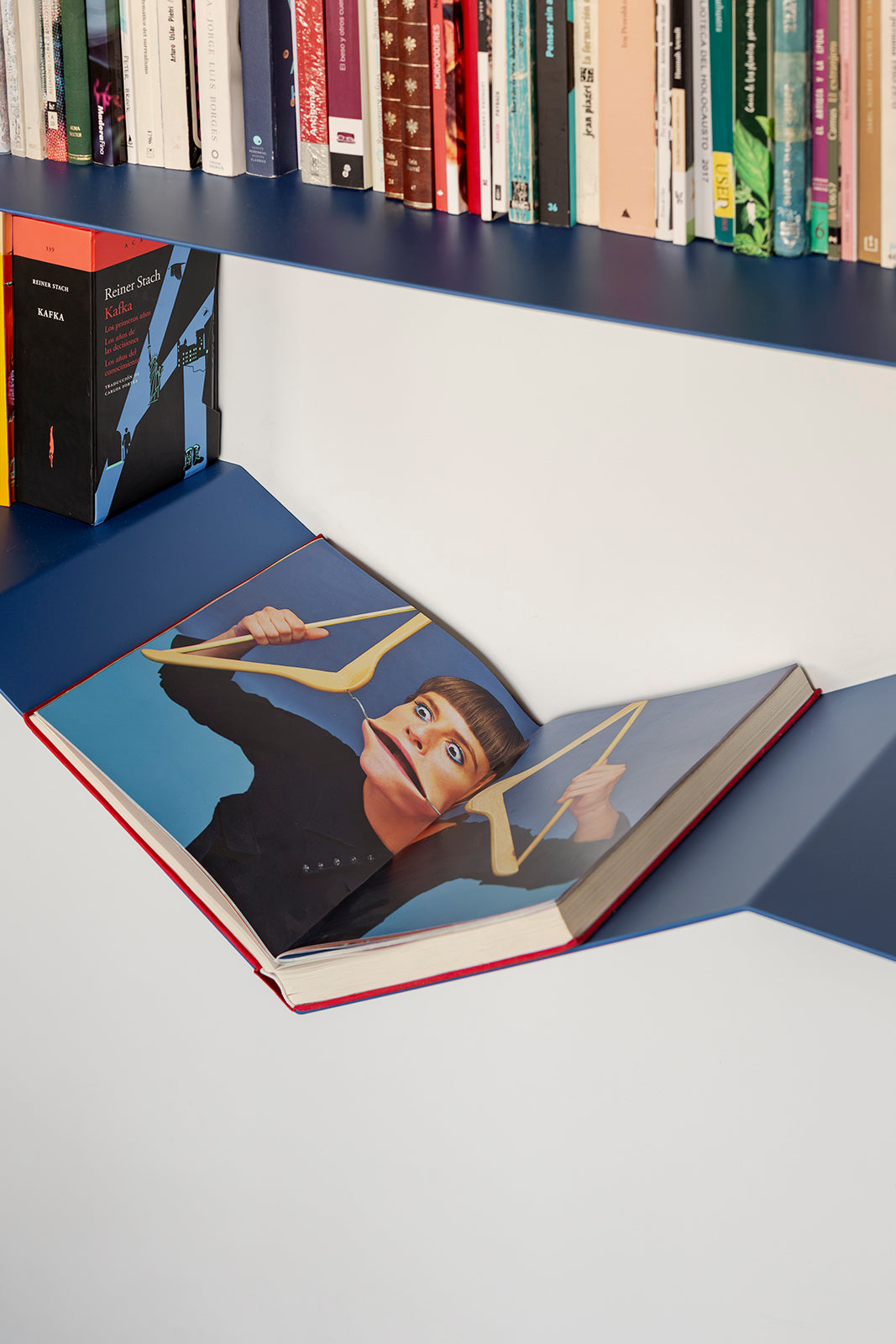 V SHELF (Blue)